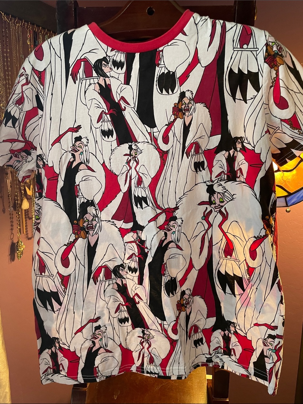 DISNEY CAKEWORTHY CRUELLA TEE